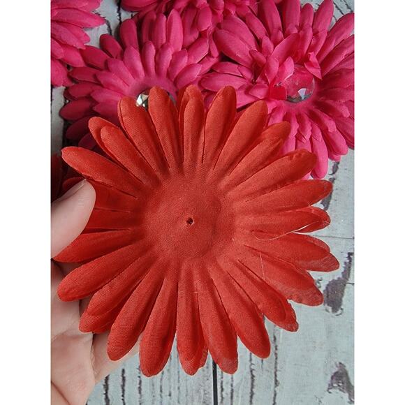 16 Silk Flowers With Gems Embelishment Baby Toddler Flower Accessories Daisy - Picture 5 of 6